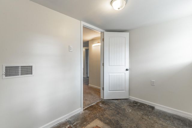 568 Poplar Street, Trenton, GA 30752