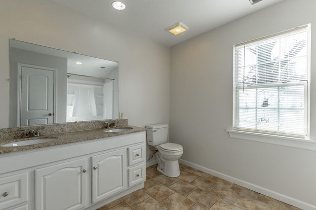 568 Poplar Street, Trenton, GA 30752