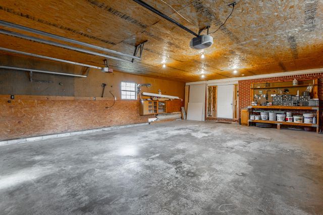 568 Poplar Street, Trenton, GA 30752