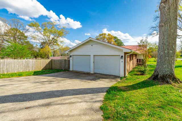 568 Poplar Street, Trenton, GA 30752