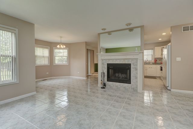 16046 Fairfield Drive, Plainfield, IL 60586