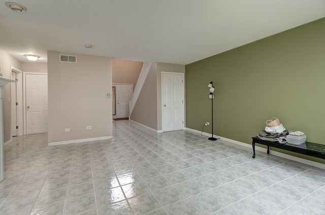 16046 Fairfield Drive, Plainfield, IL 60586