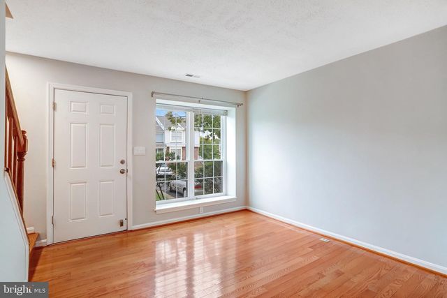 46775 MACAW SQ, Sterling, VA 20164