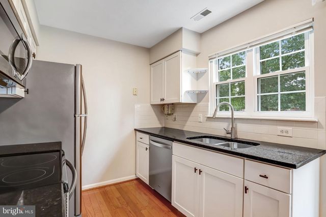 46775 MACAW SQ, Sterling, VA 20164