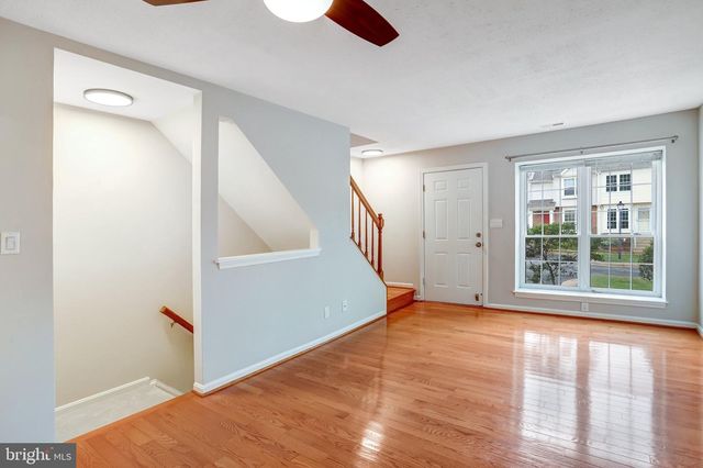 46775 MACAW SQ, Sterling, VA 20164