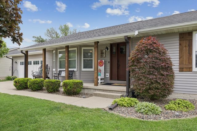 813 Pleasant Hill Drive, De Witt, IA 52742