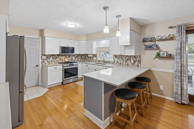 813 Pleasant Hill Drive, De Witt, IA 52742