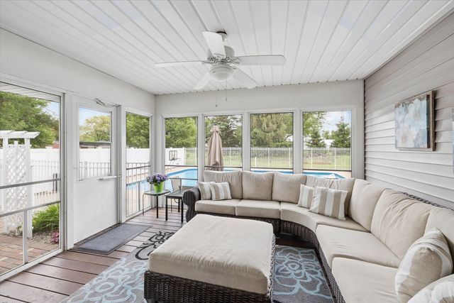 813 Pleasant Hill Drive, De Witt, IA 52742