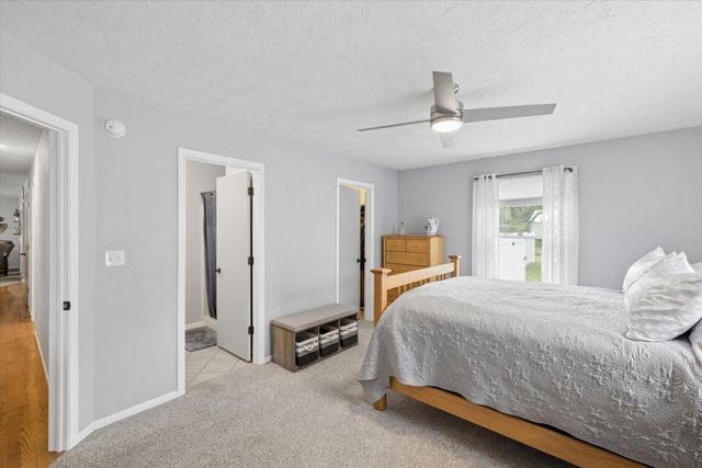 813 Pleasant Hill Drive, De Witt, IA 52742