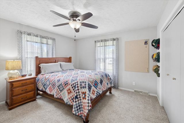 813 Pleasant Hill Drive, De Witt, IA 52742