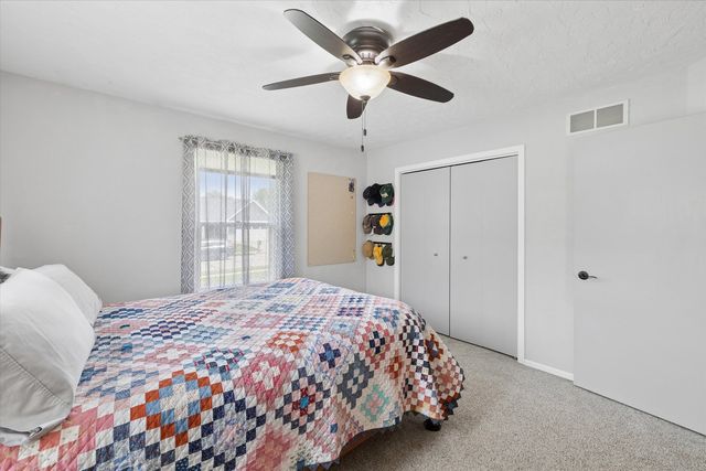 813 Pleasant Hill Drive, De Witt, IA 52742