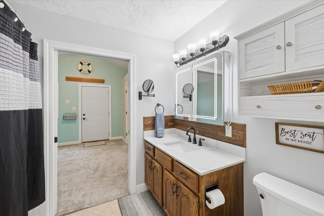 813 Pleasant Hill Drive, De Witt, IA 52742