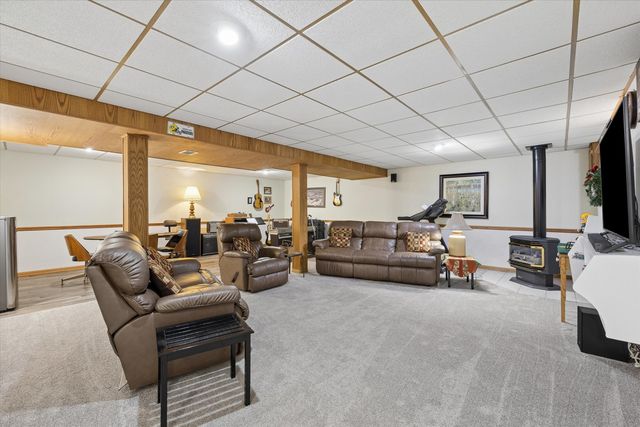 813 Pleasant Hill Drive, De Witt, IA 52742