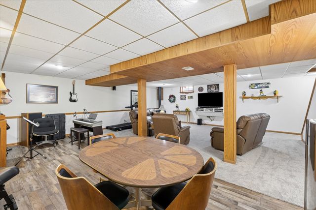 813 Pleasant Hill Drive, De Witt, IA 52742