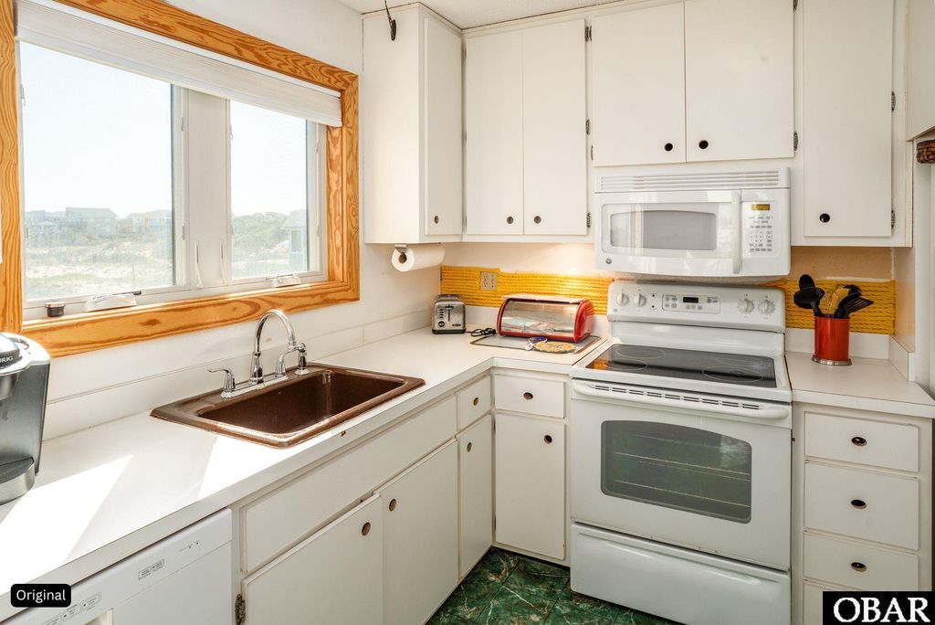 Image 11 of property listing at 601 Schooner Ridge Lot V, Corolla, NC 27927