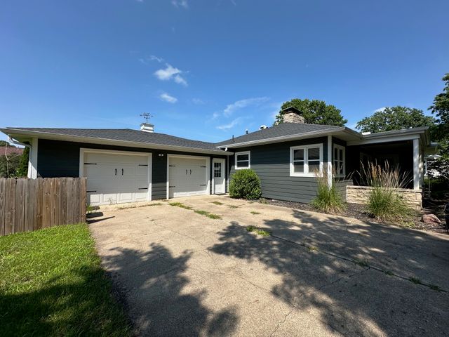 701 W Buchanan Street, Winterset, IA 50273