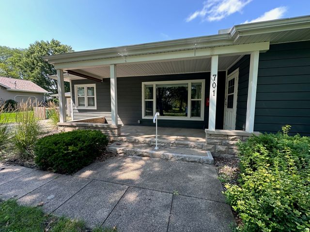 701 W Buchanan Street, Winterset, IA 50273
