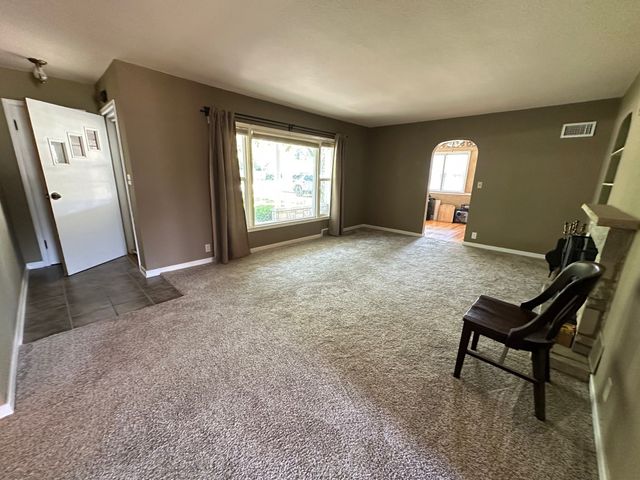 701 W Buchanan Street, Winterset, IA 50273