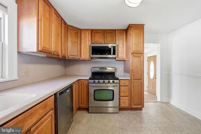 22 MARIO DR, Hamilton, NJ 08690