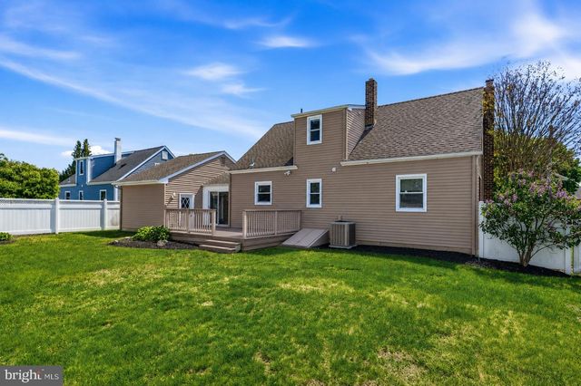 22 MARIO DR, Hamilton, NJ 08690