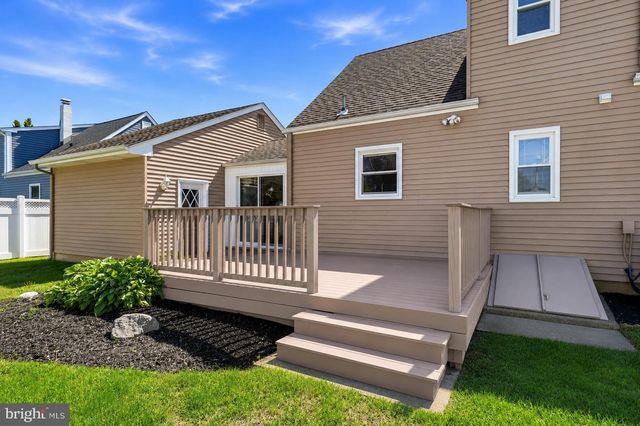 22 MARIO DR, Hamilton, NJ 08690