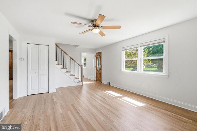22 MARIO DR, Hamilton, NJ 08690
