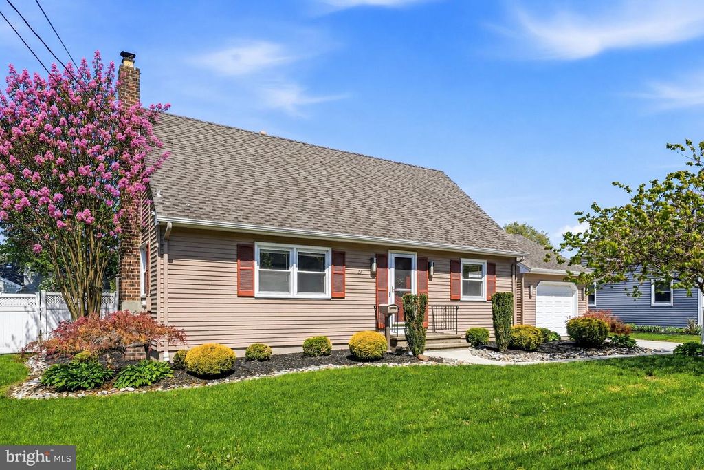 22 MARIO DR, Hamilton, NJ 08690