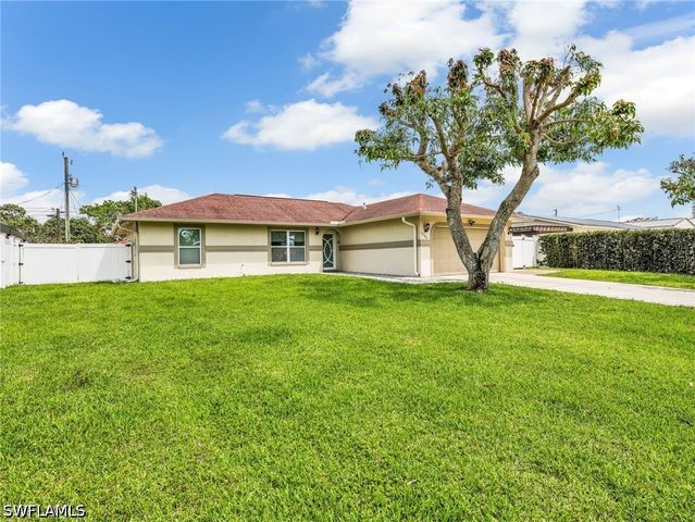 2200 45th TER SW, Naples, FL 34116