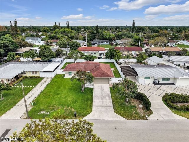 2200 45th TER SW, Naples, FL 34116