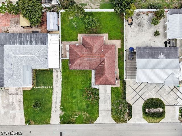 2200 45th TER SW, Naples, FL 34116