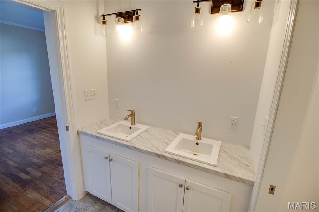 Image 20 of property listing at 226 S Jackson Street, Pittsfield, IL 62363