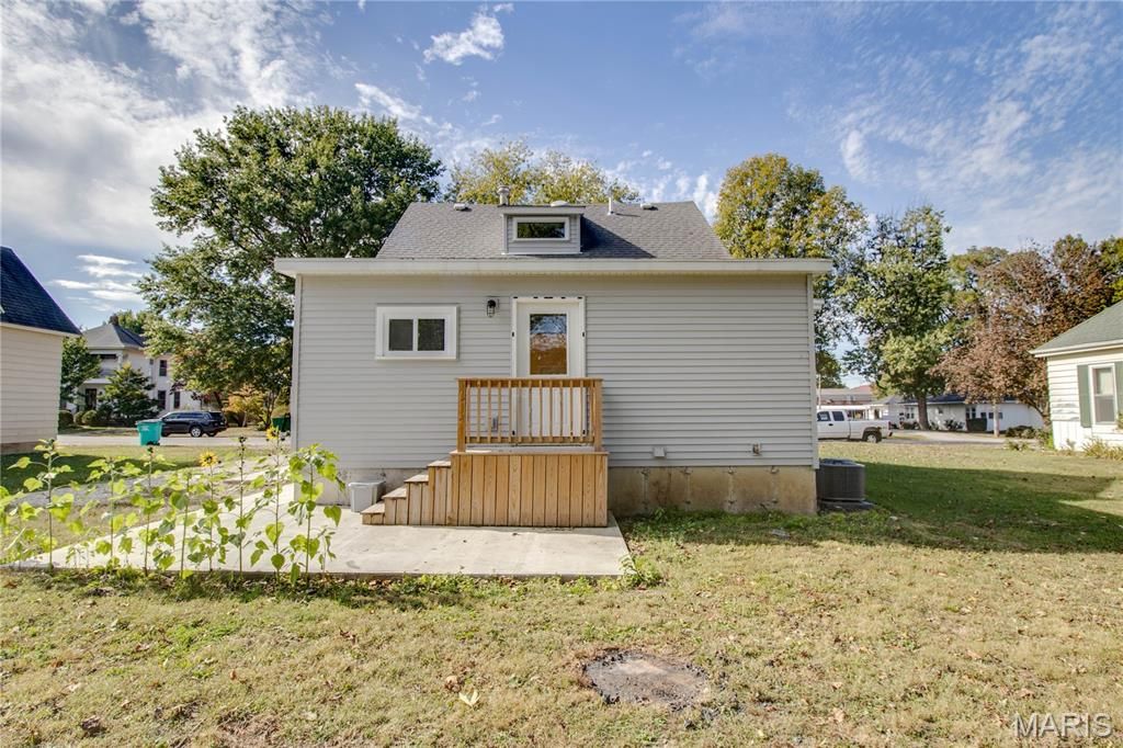 Image 34 of property listing at 226 S Jackson Street, Pittsfield, IL 62363