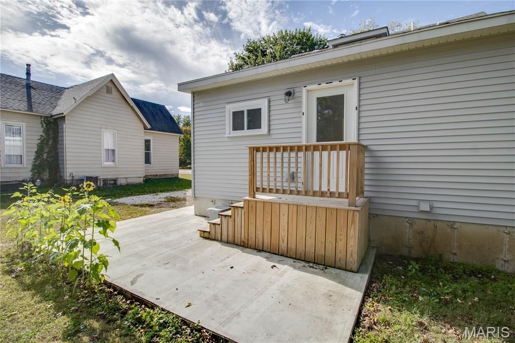 Image 37 of property listing at 226 S Jackson Street, Pittsfield, IL 62363