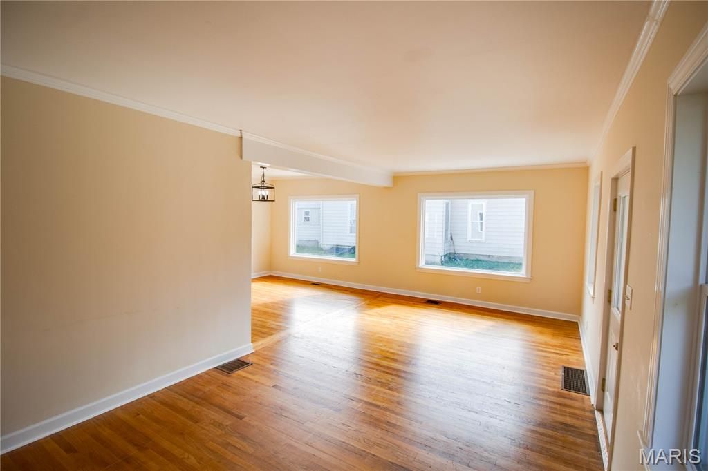 Image 8 of property listing at 226 S Jackson Street, Pittsfield, IL 62363