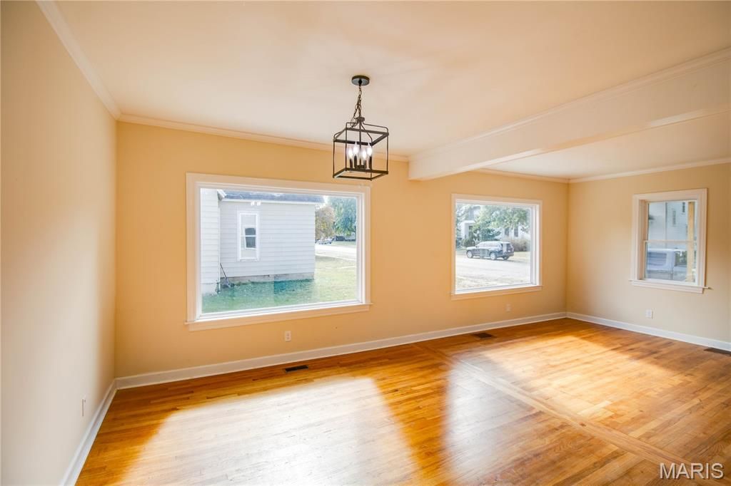 Image 10 of property listing at 226 S Jackson Street, Pittsfield, IL 62363