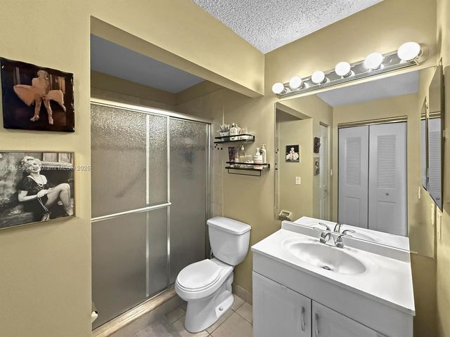 317 W Laurel Dr. 1408, Margate, FL 33063