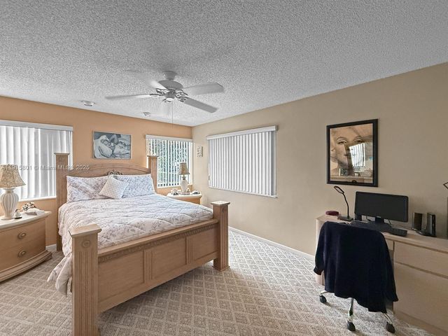 317 W Laurel Dr. 1408, Margate, FL 33063