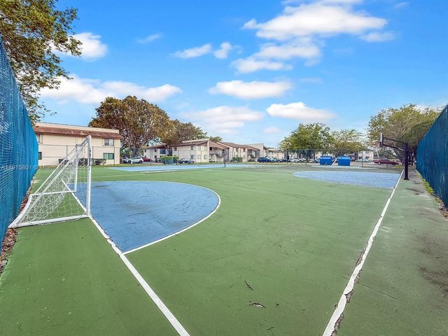 317 W Laurel Dr. 1408, Margate, FL 33063