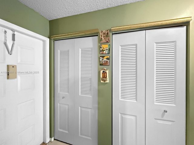 317 W Laurel Dr. 1408, Margate, FL 33063