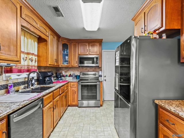 18433 Whitetail Lane, Athens, AL 35613