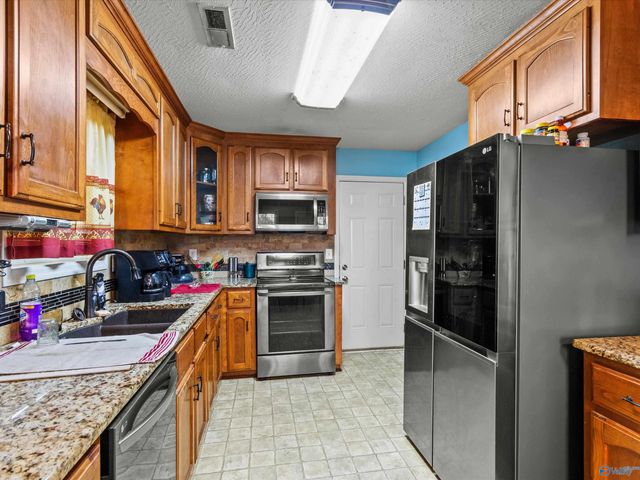 18433 Whitetail Lane, Athens, AL 35613