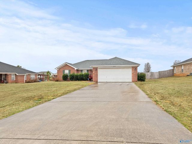 18433 Whitetail Lane, Athens, AL 35613