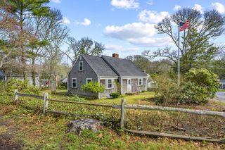 42 Oak Ln, Barnstable, MA 02655