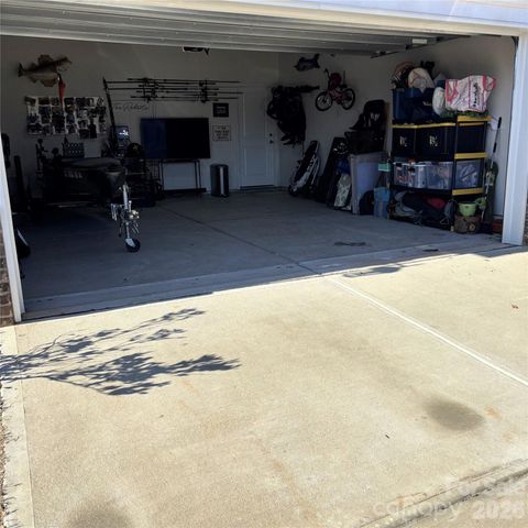 4215 Millstream Road, Denver, NC 28037