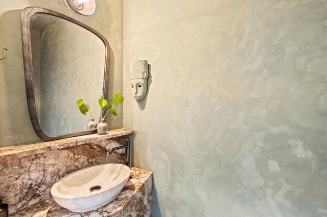 6703 Routenburn ST, Austin, TX 78754