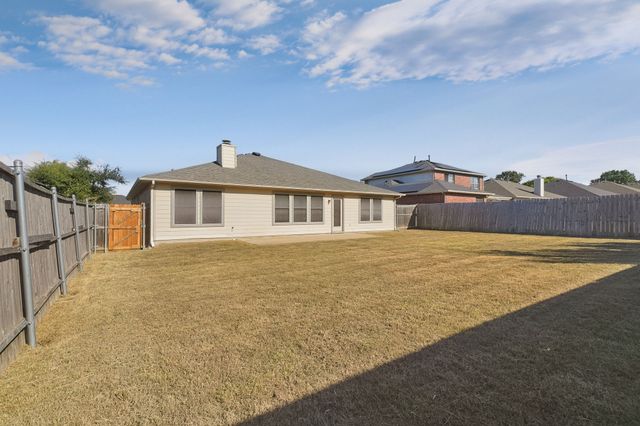 1015 Richmond Lane, Forney, TX 75126