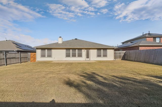 1015 Richmond Lane, Forney, TX 75126