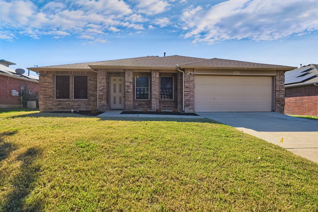1015 Richmond Lane, Forney, TX 75126