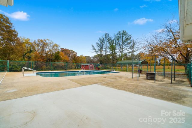 1404 Old Mill Road, Lincolnton, NC 28092