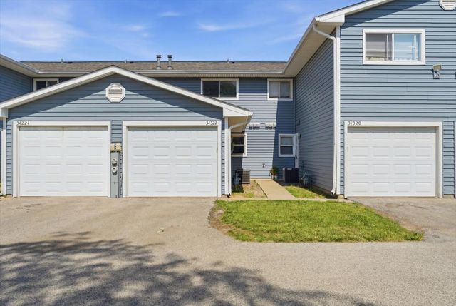 34322 N Birch Lane 15C, Gurnee, IL 60031